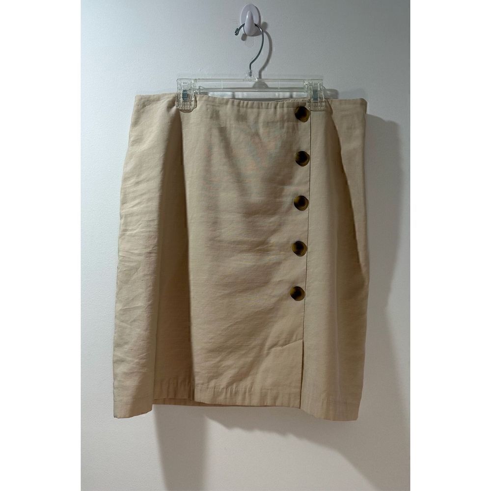 Ann Taylor factory women’s beige A-line midi skirt with side zip sz 8. #21-0571